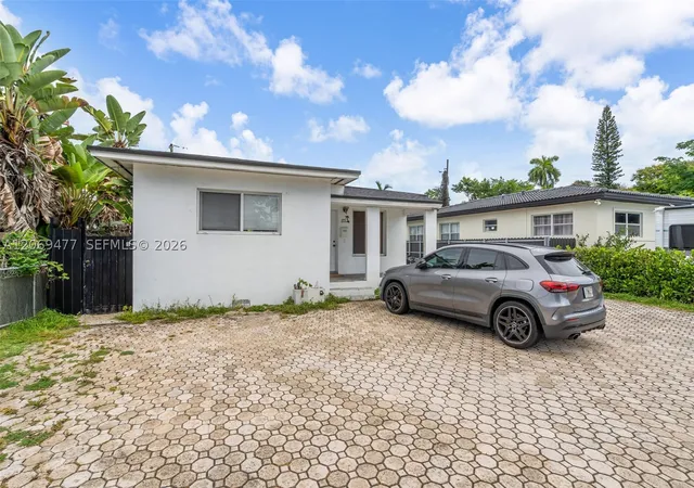 Photo 3 of Multi family home for sale at 540 Beacom Blvd, Miami, FL 33135 | MLS# A12069477 | Listing updated on 2026-09-09