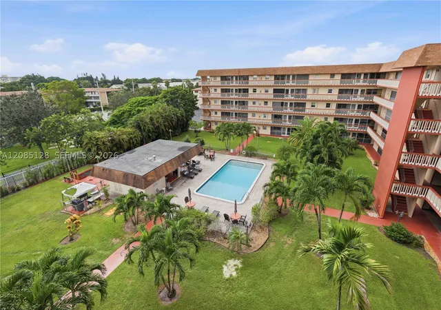 Photo 3 of Condo for sale at 5300 Washington St #W513, Hollywood, FL 33021 | MLS# A12085128 | Listing updated on 2026-09-09