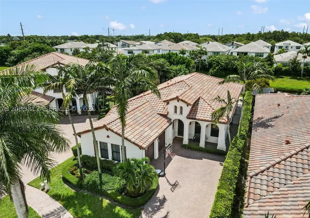 Photo 3 of Single family home for sale at 2660 Nw 84th Way, Cooper City, FL 33024 | MLS# A12085512 | Listing updated on 2026-09-09