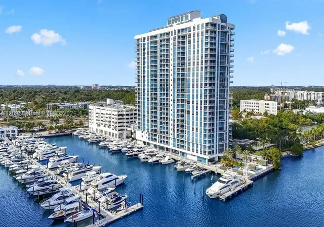 Condo for sale at 17301 Biscayne Blvd #1105, North Miami Beach, FL 33160 | MLS# A12085468