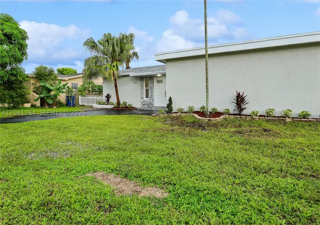 Photo 3 of Sale Pending at 11940 NW 29th Mnr, Sunrise, FL 33323 | MLS# A12081364 | Listing updated on 2026-10-05