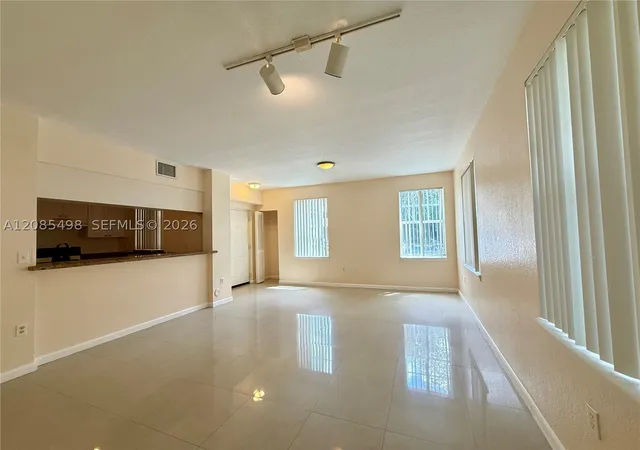 Listing Photo 4 - Condo for sale in building located at 6796 W Sample Rd, Coral Springs, FL 33067 - Unit #6796