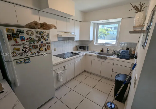 Photo 4 of House for sale at 158 Ocean Dr #406, Miami Beach, FL 33139 | MLS# A12085601 | Listing updated on 2026-09-11