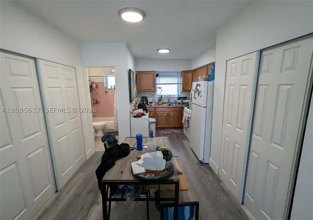 Listing Photo 4 - Condo for sale in building located at 158 Ocean Dr, Miami Beach, FL 33139 - Unit #203