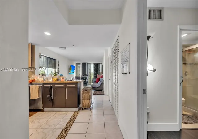 Listing Photo 5 - Condo for sale in building located at 8001 Crespi Blvd, Miami Beach, FL 33141 - Unit #4B