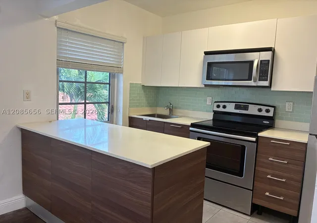 Photo 4 of Condo for sale at 689 NE 92nd Street #11G, Miami Shores, FL 33138 | MLS# A12085656 | Listing updated on 2026-09-09