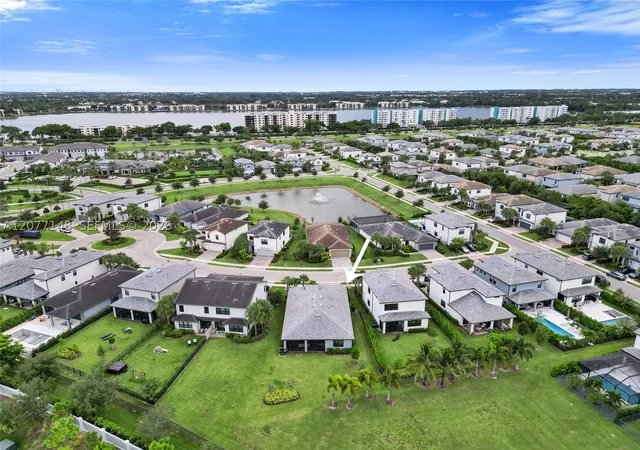 Photo 3 of Single family home for sale at 2357 Rollingwood Ct, Oakland Park, FL 33309 | MLS# A12077148 | Listing updated on 2026-09-09
