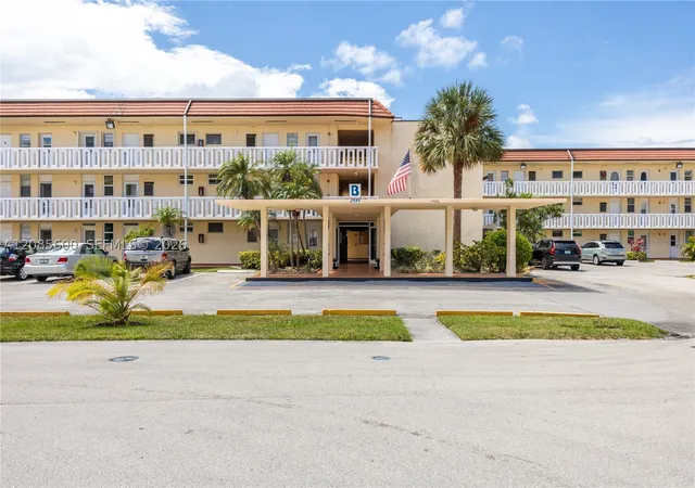 Photo 3 of Condo for sale at 2949 Point E Dr #B304, Aventura, FL 33160 | MLS# A12085600 | Listing updated on 2026-09-11