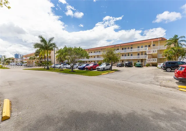 Photo 3 of Condo for sale at 2949 Point E Dr #B304, Aventura, FL 33160 | MLS# A12085600 | Listing updated on 2026-09-11