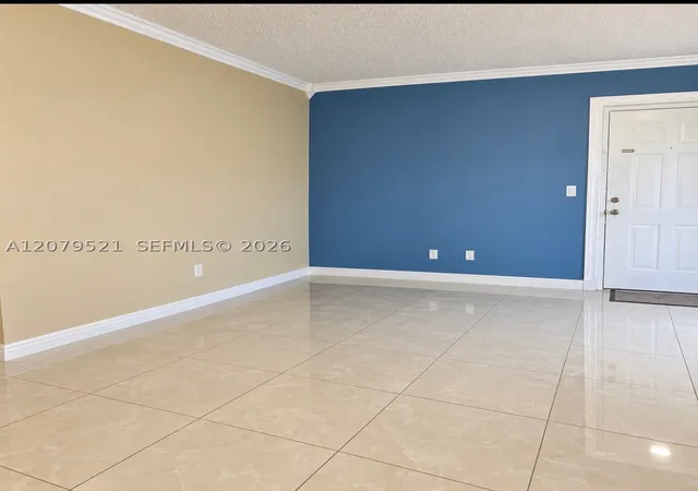 Listing Photo 4 - Condo for sale in building located at 2138 Sw 6Th St, Miami, FL 33135 - Unit #403