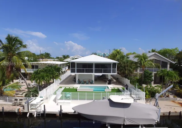 Photo 3 of Single family home for sale at 179 Plantation Ave, Plantation Key, FL 33070 | MLS# A12085702 | Listing updated on 2026-09-14
