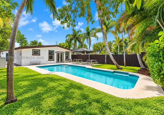Photo 3 of Single family home for sale at 1525 NE 18th Avenue, Fort Lauderdale, FL 33304 | MLS# A12085632 | Listing updated on 2026-09-13