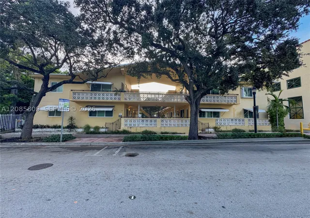 Photo 1 of Sale Pending at 75 Washington Ave #20, Miami Beach, FL 33139 | MLS# A12085809 | Listing updated on 2026-09-22