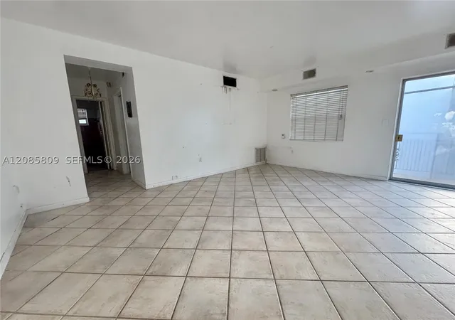 Photo 3 of Sale Pending at 75 Washington Ave #20, Miami Beach, FL 33139 | MLS# A12085809 | Listing updated on 2026-09-22
