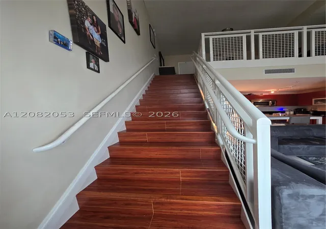 Photo 3 of Condo for sale at 244 Biscayne Blvd #652, Miami, FL 33132 | MLS# A12082053 | Listing updated on 2026-09-23