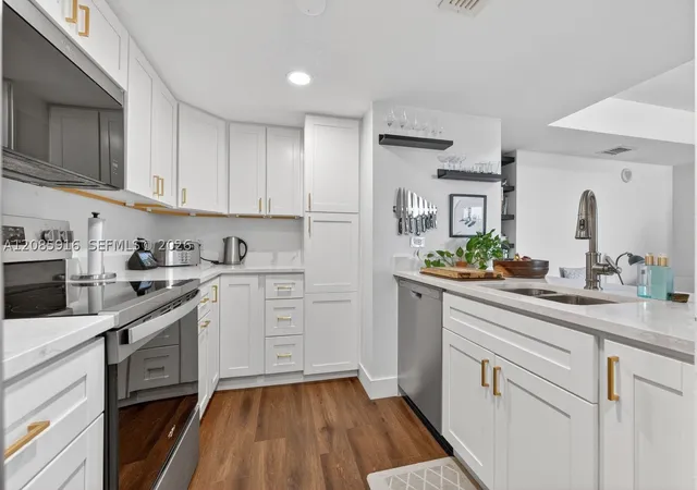 Photo 2 of Condo for sale at 1650 Coral Way #607, Miami, FL 33145 | MLS# A12085916 | Listing updated on 2026-10-06
