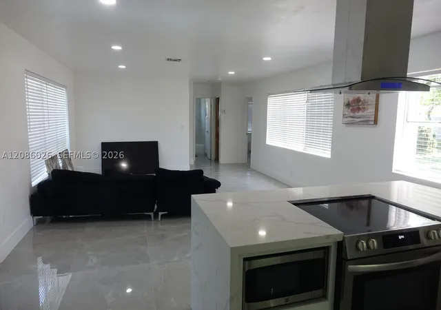 Photo 4 of Single family home for sale at 1510 S 24th Avenue, Hollywood, FL 33020 | MLS# A12086026 | Listing updated on 2026-09-10
