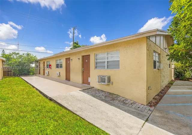 Photo 2 of Multi family home for sale at 920 S K St, Lake Worth, FL 33460 | MLS# A12082339 | Listing updated on 2026-09-10