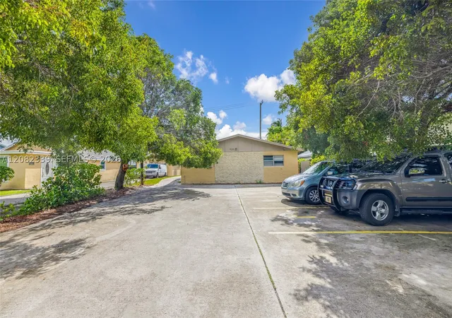 Photo 3 of Multi family home for sale at 920 S K St, Lake Worth, FL 33460 | MLS# A12082339 | Listing updated on 2026-09-10