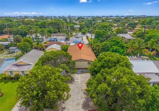 Photo 4 of House for sale at 920 S K St, Lake Worth, FL 33460 | MLS# A12082339 | Listing updated on 2026-09-10