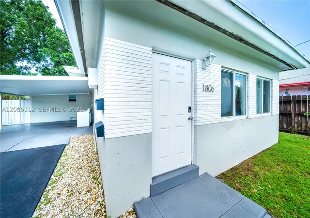 Photo 3 of House for sale at 1806 SW 22nd Street, Fort Lauderdale, FL 33315 | MLS# A12086112 | Listing updated on 2026-09-17