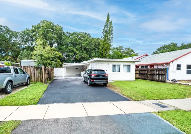 Photo 4 of House for sale at 1806 SW 22nd Street, Fort Lauderdale, FL 33315 | MLS# A12086112 | Listing updated on 2026-09-17
