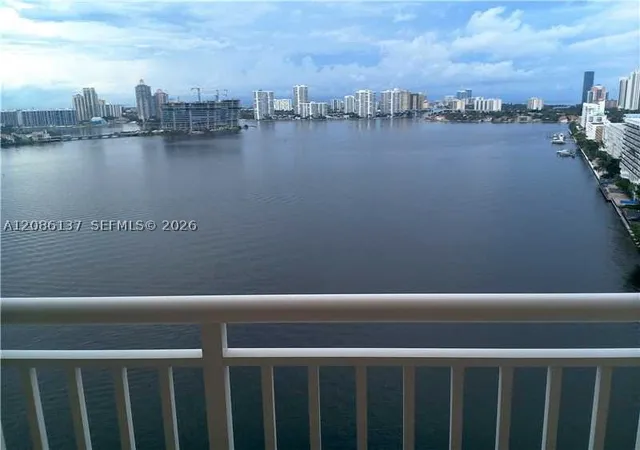 Listing Photo 4 - Condo for sale in building located at 251 174, Sunny Isles Beach, FL 33160 - Unit #1601