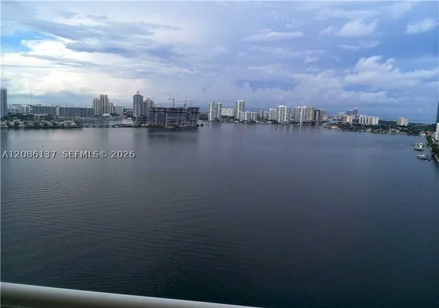 Listing Photo 5 - Condo for sale in building located at 251 174, Sunny Isles Beach, FL 33160 - Unit #1601