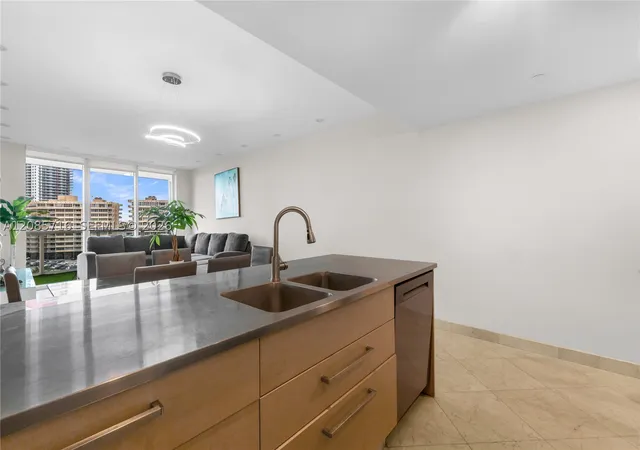 Photo 4 of Condo for sale at 1850 S Ocean Dr #706, Hallandale Beach, FL 33009 | MLS# A12085716 | Listing updated on 2026-09-10