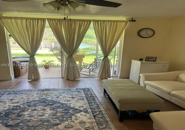 Listing Photo 4 - Condo for sale in building located at 620 Ne 12Th Ave, Hallandale Beach, FL 33009 - Unit #107