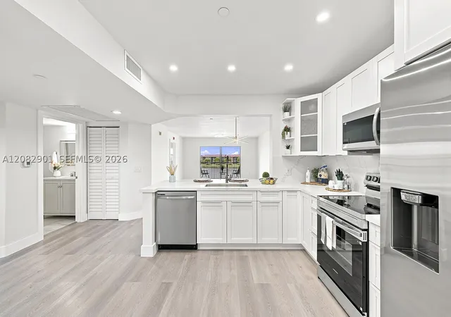 Photo 3 of Condo for sale at 550 Sw 138th Avenue #402K, Pembroke Pines, FL 33027 | MLS# A12082901 | Listing updated on 2026-10-03