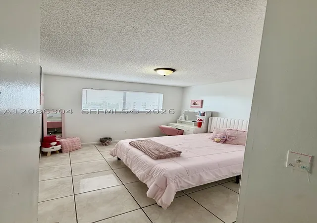 Listing Photo 4 - Condo for sale in building located at 8095 Nw 8Th St, Miami, FL 33126 - Unit #402