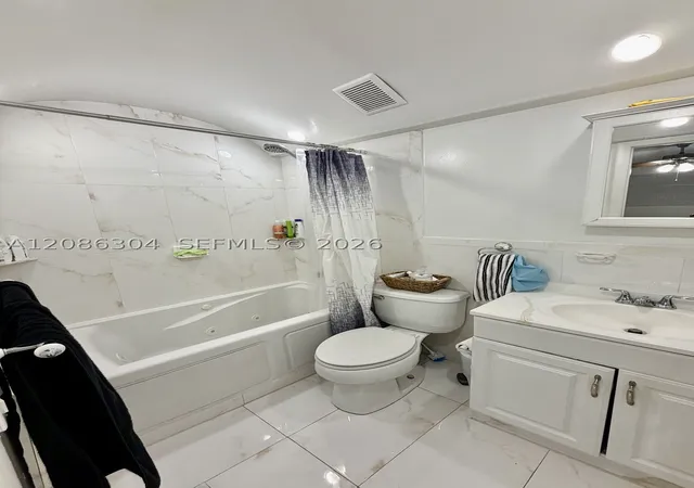 Listing Photo 5 - Condo for sale in building located at 8095 Nw 8Th St, Miami, FL 33126 - Unit #402