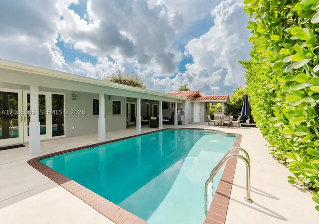 Photo 2 of Single family home for sale at 1732 Sw 103rd Place, Miami, FL 33165 | MLS# A12085995 | Listing updated on 2026-09-13