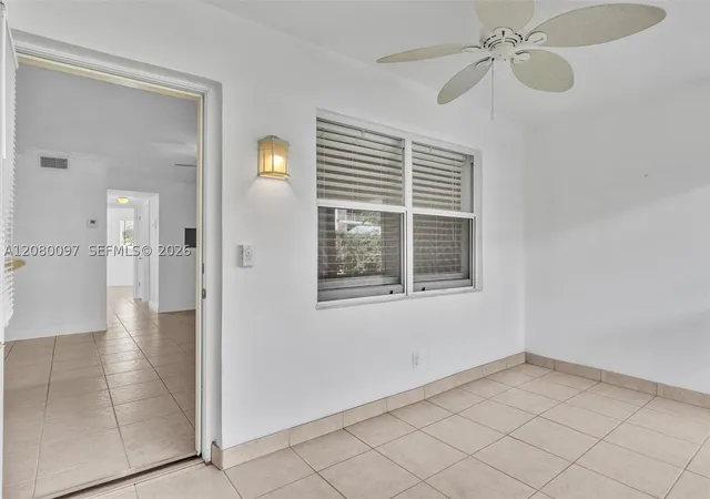 Photo 4 of House for sale at 580 Egret Dr #102, Hallandale Beach, FL 33009 | MLS# A12080097 | Listing updated on 2026-10-06