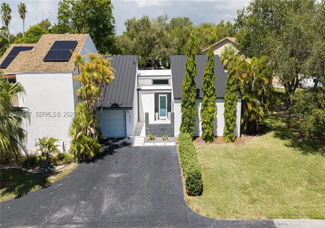 Photo 3 of Single family home for sale at 20288 Sw 85th Avenue, Cutler Bay, FL 33189 | MLS# A12086437 | Listing updated on 2026-10-06