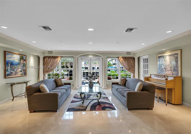 Photo 2 of Single family home for sale at 2523 Se 13th Street, Pompano Beach, FL 33062 | MLS# A12077052 | Listing updated on 2026-10-07