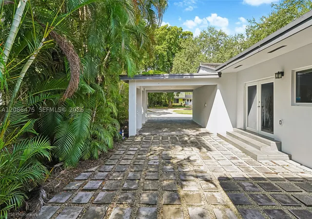 Photo 3 of Single family home for sale at 101 Palmetto Dr, Miami Springs, FL 33166 | MLS# A12086475 | Listing updated on 2026-09-10