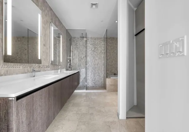 Photo 3 of Condo for sale at 88 Sw 7th Street #2005, Miami, FL 33130 | MLS# A12086552 | Listing updated on 2026-09-10