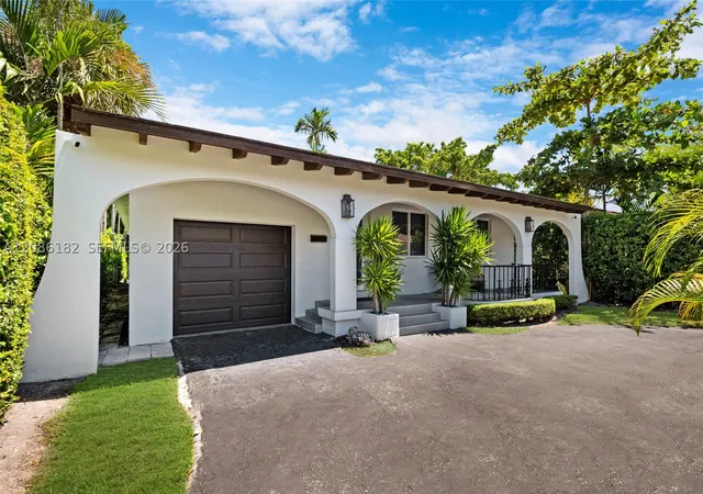 Photo 2 of Single family home for sale at 817 Tangier St, Coral Gables, FL 33134 | MLS# A12086182 | Listing updated on 2026-09-10