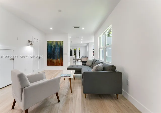 Photo 2 of Townhouse for sale at 3125 Paola Dr, Miami, FL 33133 | MLS# A12085173 | Listing updated on 2026-09-10