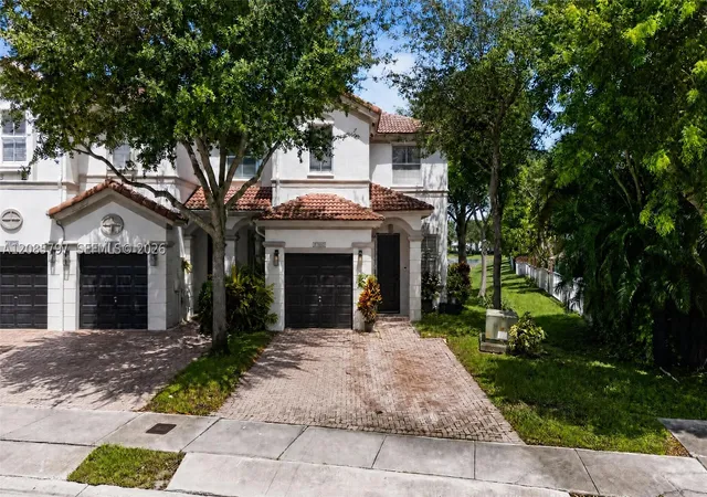 Photo 2 of Townhouse for sale at 10861 Nw 79th Street, Doral, FL 33178 | MLS# A12085797 | Listing updated on 2026-09-10