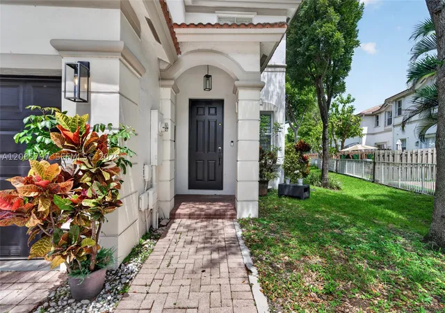 Photo 3 of Townhouse for sale at 10861 NW 79th Street, Doral, FL 33178 | MLS# A12085797 | Listing updated on 2026-09-10