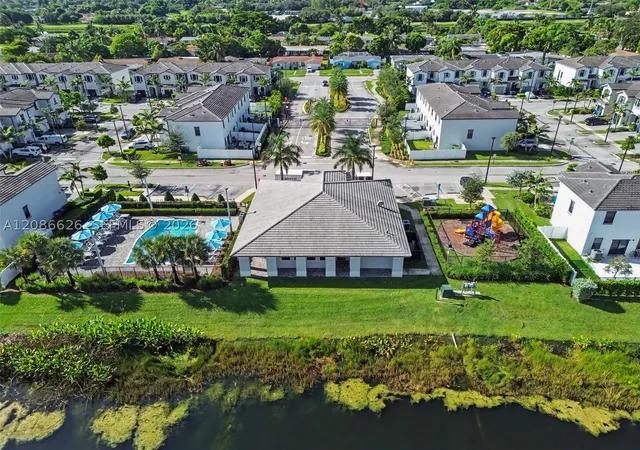 Photo 3 of Townhouse for sale at 20374 Nw 4th Path, Miami Gardens, FL 33169 | MLS# A12086626 | Listing updated on 2026-09-10