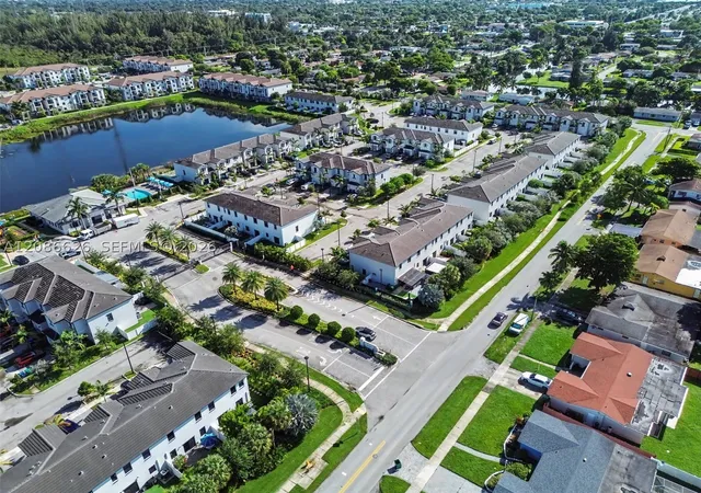 Photo 4 of Townhouse for sale at 20374 NW 4th Path, Miami Gardens, FL 33169 | MLS# A12086626 | Listing updated on 2026-09-10
