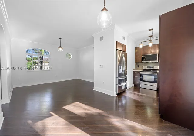 Listing Photo 4 - Condo for sale in building located at 7230 Nw 174Th Ter, Miami, FL 33015 - Unit #204