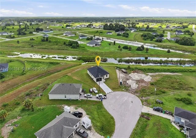 Photo 3 of Single family home for sale at 9014 Lawn Ct, La Belle, FL 33935 | MLS# A12086704 | Listing updated on 2026-09-10