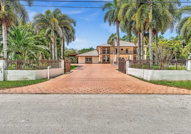 Photo 1 of Single family home for sale at 5301 Sw 190th Avenue, Southwest Ranches, FL 33332 | MLS# A12086718 | Listing updated on 2026-09-10