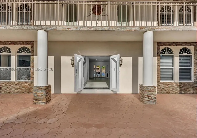 Photo 1 of Single family home for sale at 5301 SW 190th Avenue, Southwest Ranches, FL 33332 | MLS# A12086718 | Listing updated on 2026-09-10
