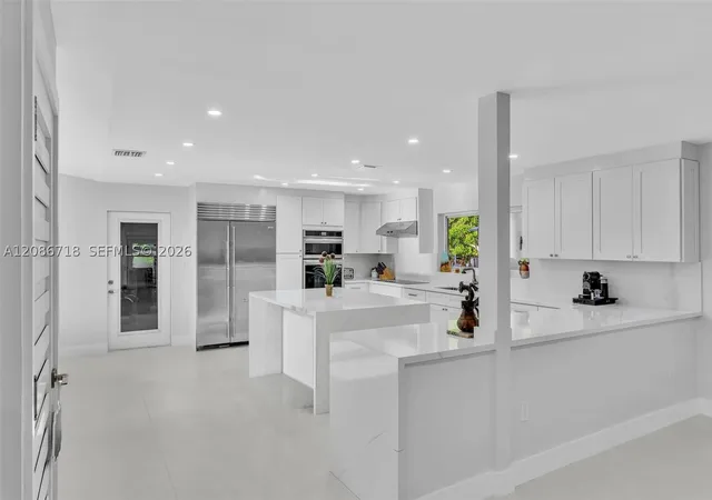 Photo 4 of Single family home for sale at 5301 SW 190th Avenue, Southwest Ranches, FL 33332 | MLS# A12086718 | Listing updated on 2026-09-10